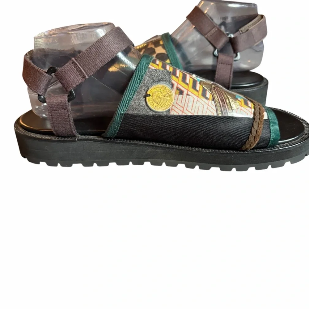 NWOB JAPAN JAPANESE KOLOR BRAND SIZE 10.5 SANDALS VIBRAM